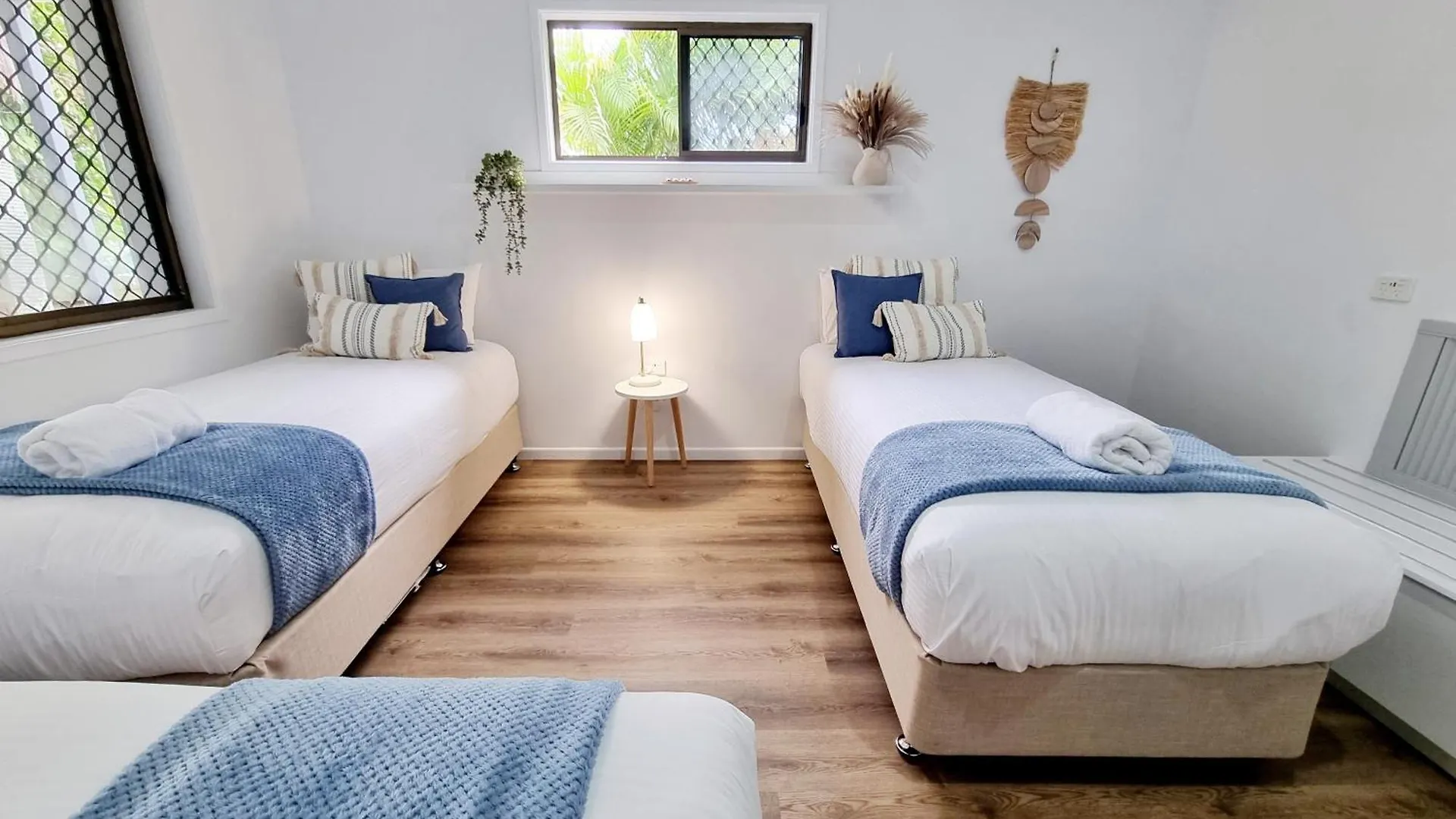 Holiday On Hibiscus Urangan