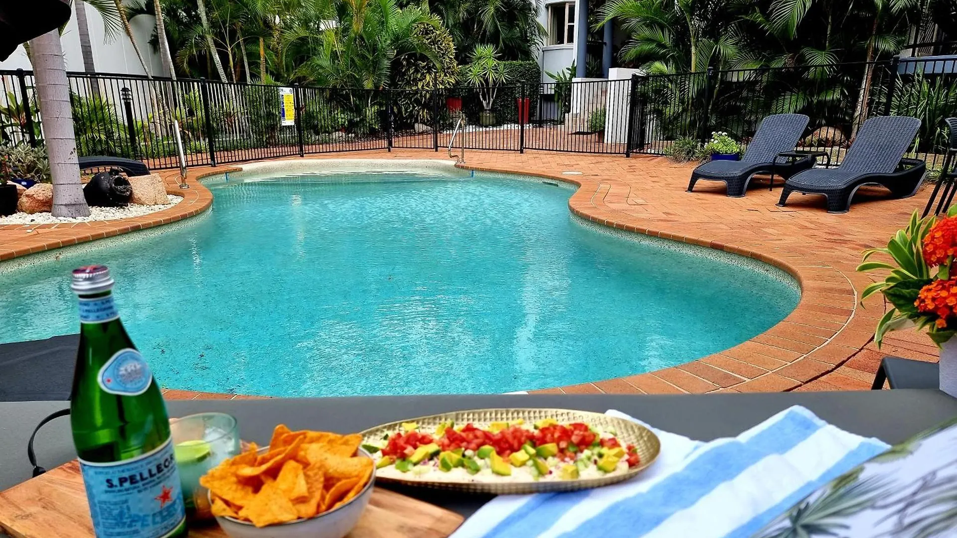 Holiday On Hibiscus Urangan Australien